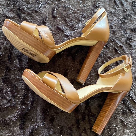 GUC Michael Michael KORS Size 9 Heels - Picture 6 of 9